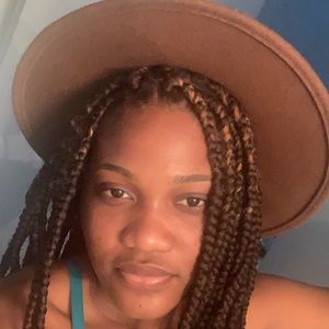 Meet your Posher, Gabrielle